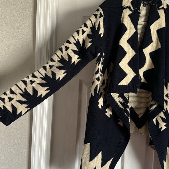 Drape front sweater - Picture 2 of 4